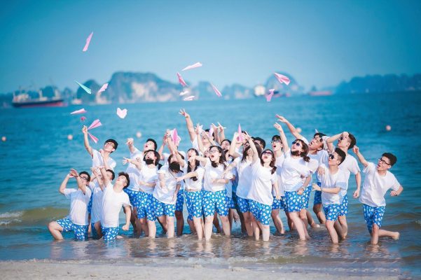 đồng phục đi biển cho công ty