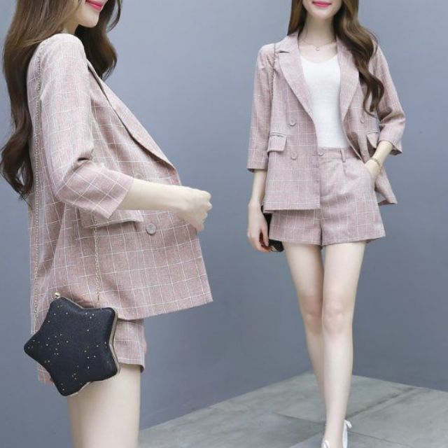 Các kiểu áo vest nữ ngắn theo phong cách Hàn Quốc
