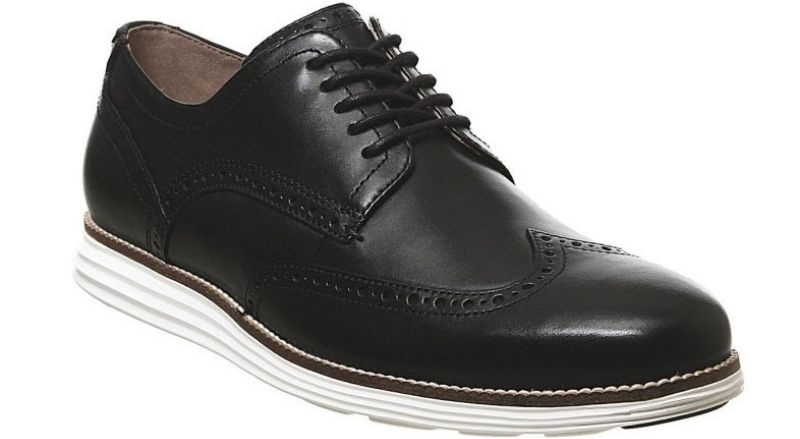 Giày thể thao hiệu Cole Haan