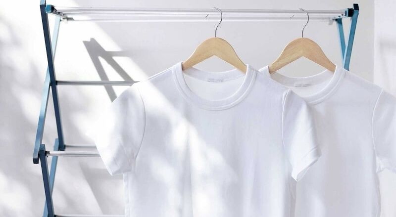 Bạn đang tìm kiếm cách giặt áo đồng phục trắng một cách tốt nhất để giữ cho chúng luôn như mới? Hãy cùng xem hình ảnh và tìm hiểu các bí quyết giặt áo đồng phục trắng để không còn phải lo lắng về những vết bẩn và màu sắc bị phai mờ.