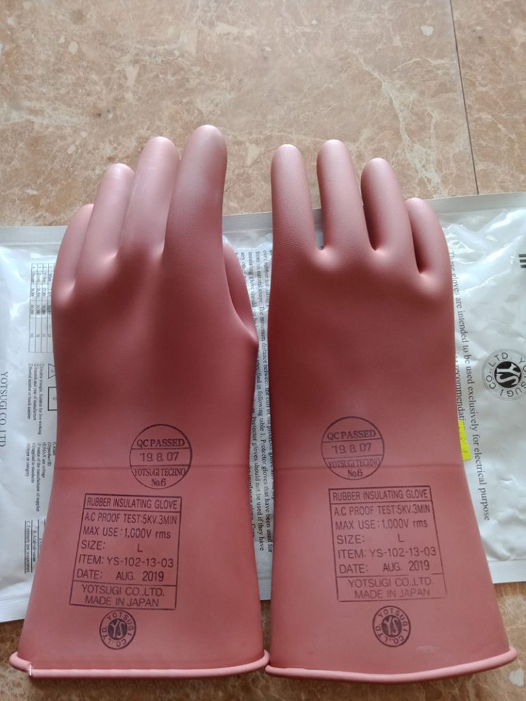 Mẫu găng tay được sản xuất bởi thương hiệu Yotsugi 