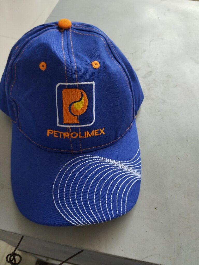 Mũ Petrolimex được thiết kế với kiểu dáng lưỡi trai