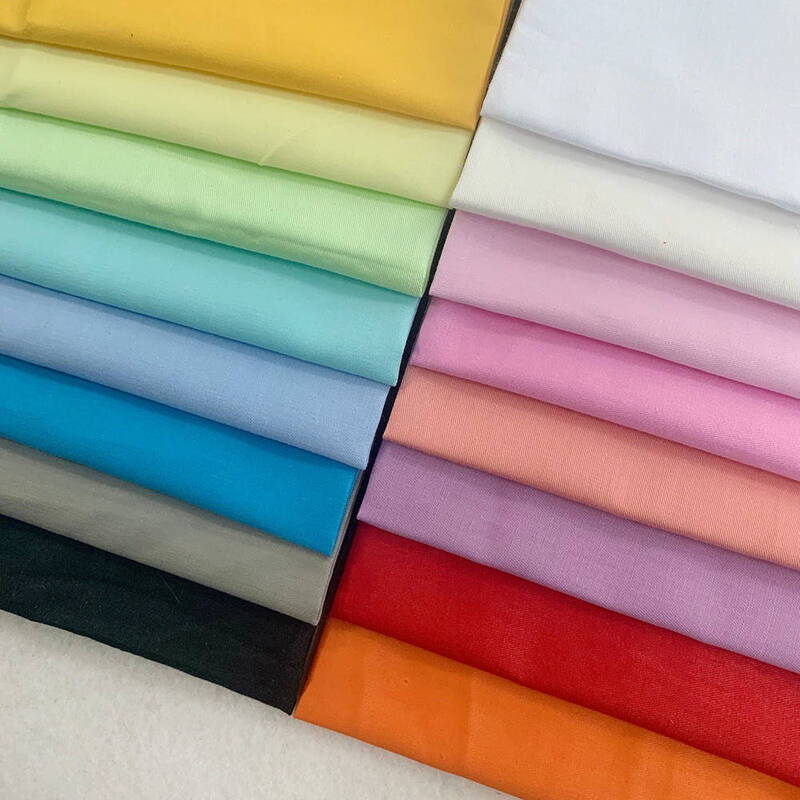 Chất liệu vải sử dụng trong đồng phục RMIT được chọn lọc kĩ trước khi may đồng phục.