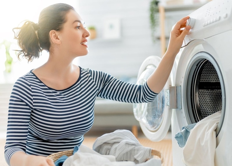 Hạn chế giặt máy và phơi trực tiếp dưới ánh nắng mặt trời quá lâu