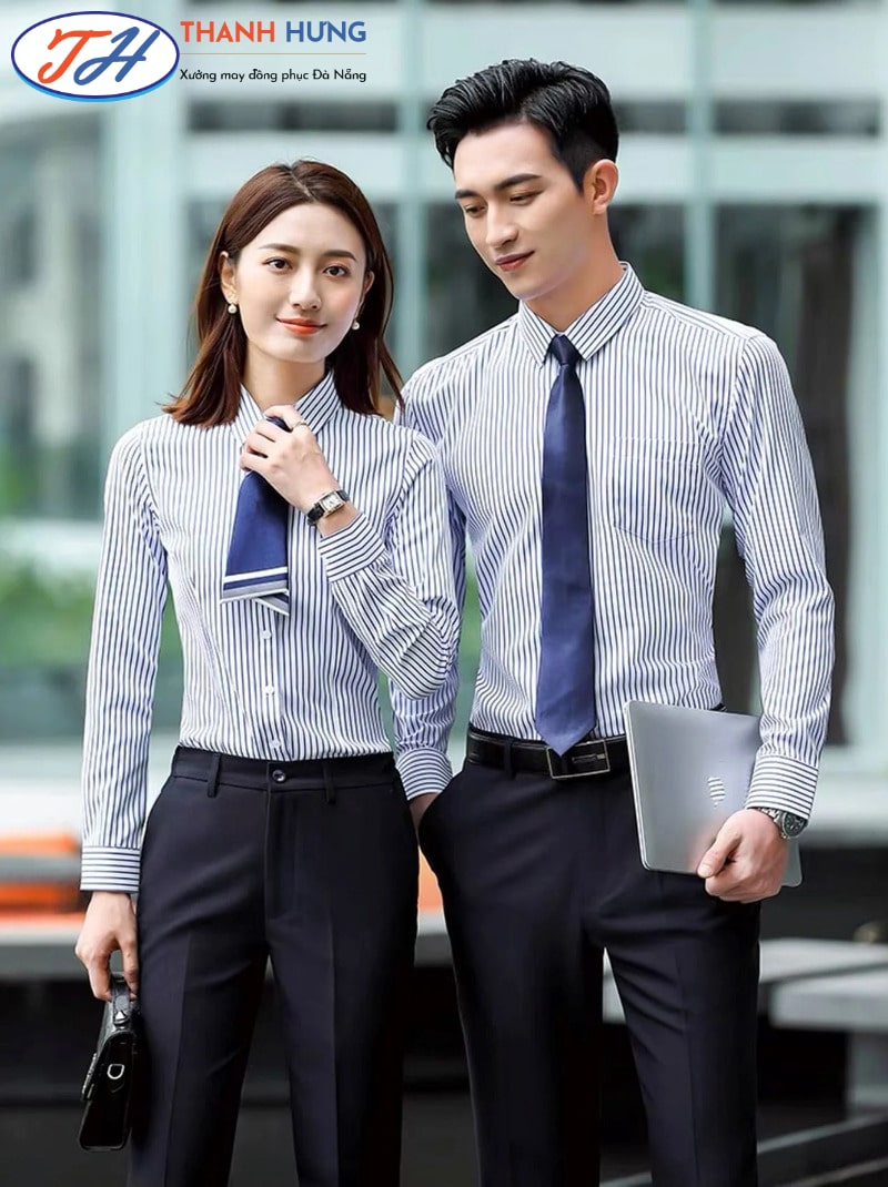 Mẫu áo cho nhân viên bán hàng mẫu sọc thanh lịch