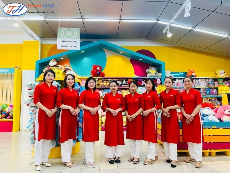 Khi may đồng phục chúng tôi luôn đặt tâm huyết và sự tỉ mỉ trong từng đường kim mũi chỉ