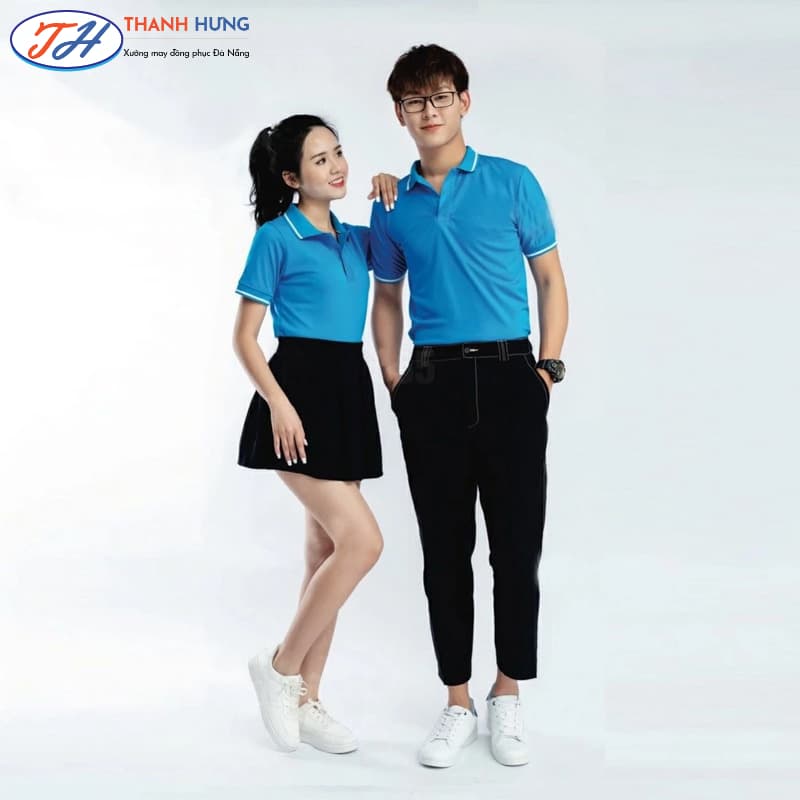 Mẫu áo polo nổi bật cho nhân viên bán hàng có tone xanh