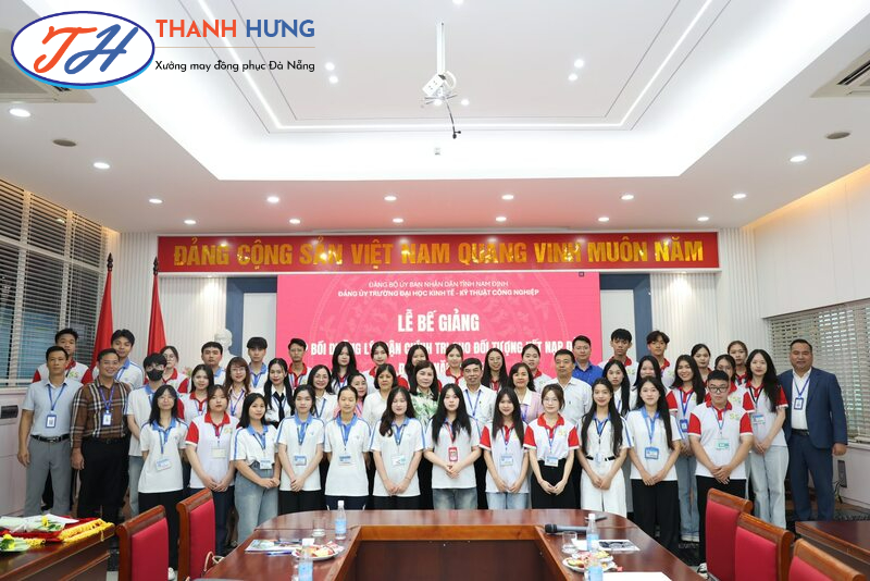 Mẫu đồng phục đội nhóm của sinh viên