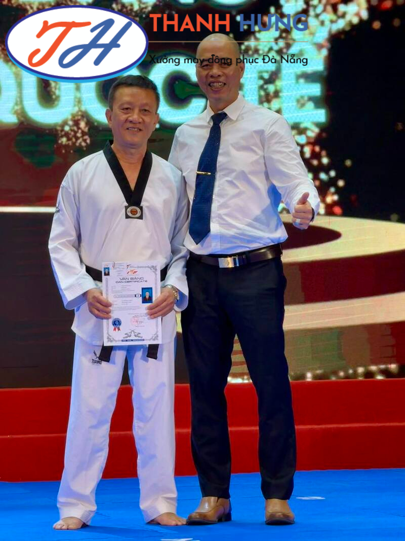 Quần Dobok thường có màu trắng, quần được thiết kế ống đứng