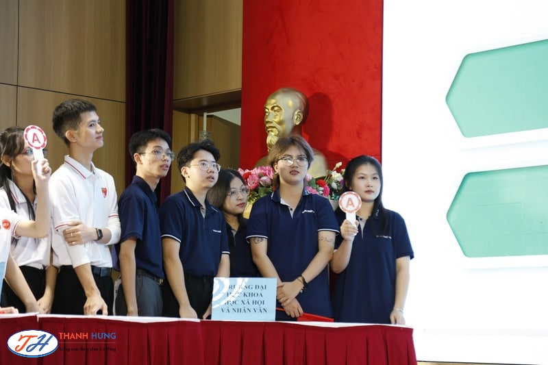Đồnng phục Thanh Hưng chuyên may đồng phục cho các trường học, đồng phục clb, đồng phục ngoại khoá.