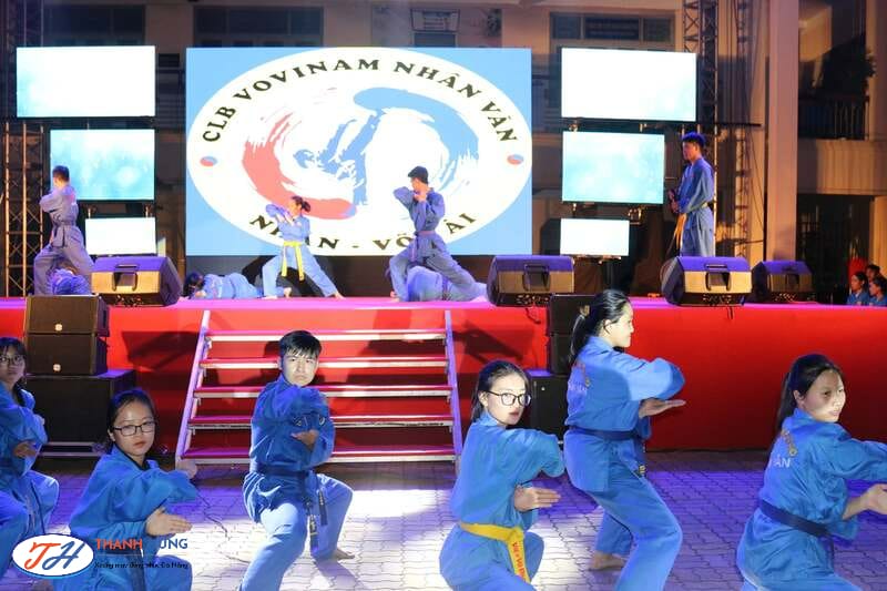 Mẫu áo clb võ tone màu xanh