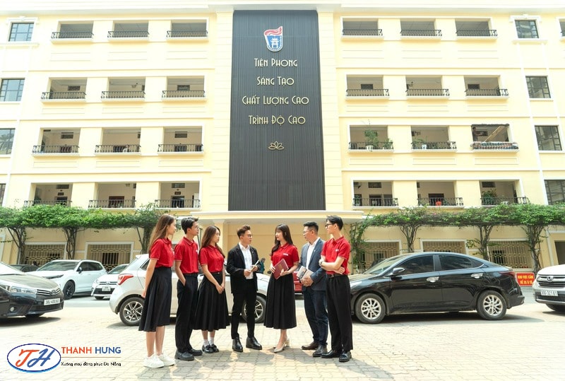 Đồng phục USSH được cập nhật mới nhất với gam màu đỏ tươi tắn