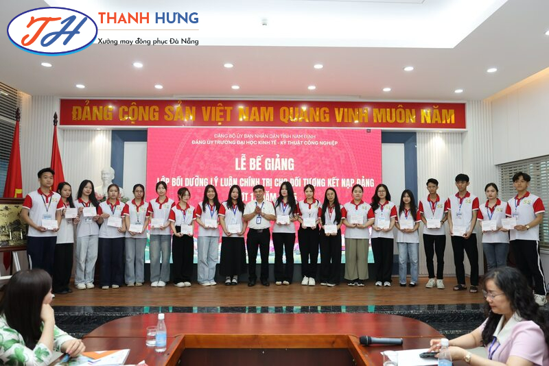 Mẫu đồng phục CLB tại trường UNETI