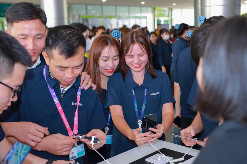 Ý nghĩa đồng phục Samsung giúp khách hàng dễ nhận diện thương hiệu