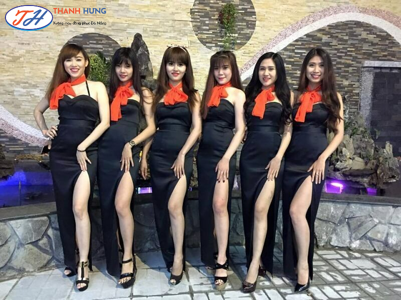 Mẫu đầu PG màu đen cắt xẻ quyến rũ